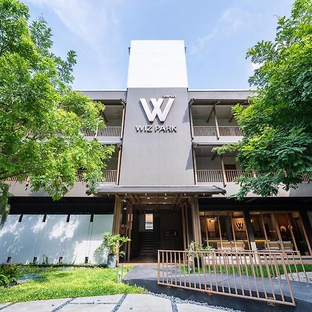 Hotel Wizpark Ratchada Банкок Екстериор снимка